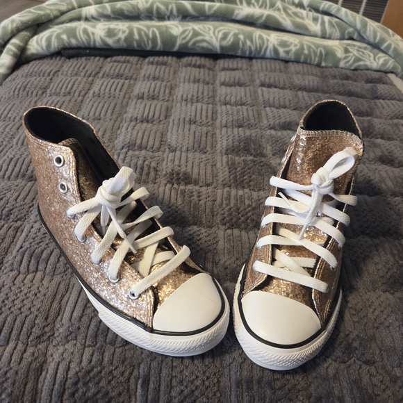 Converse Kids Sneakers in Gold and White - Picture 2 of 14